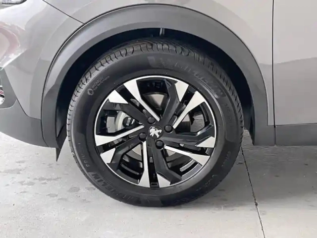 Peugeot 2008 1.2 puretech 130ch s&amp;s allure pack eat8 — photo 5