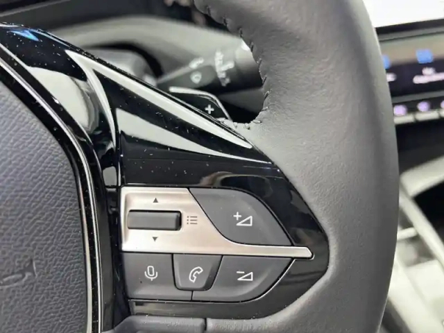 Peugeot 308 sw hybrid 145 e-dcs6 — photo 23
