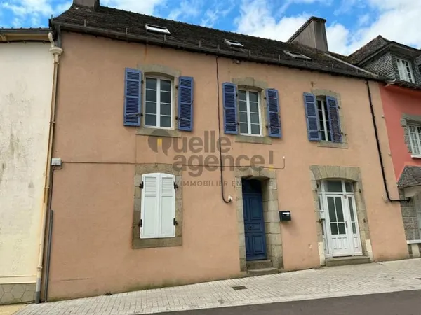 Maison 12 pièces de 181 m2 à Sizun