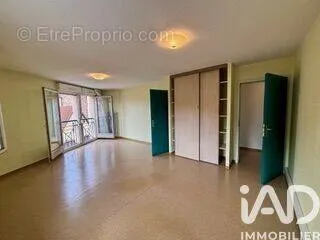 Commerce 1 pièce 82 m²