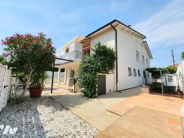 Maison 10 pièces 240 m²