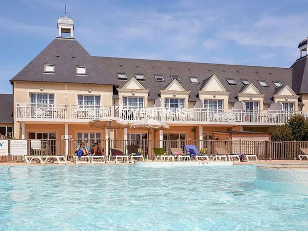 VENTE d'un T2 DUPLEX (37 m²) à PORT EN BESSIN HUPPAIN