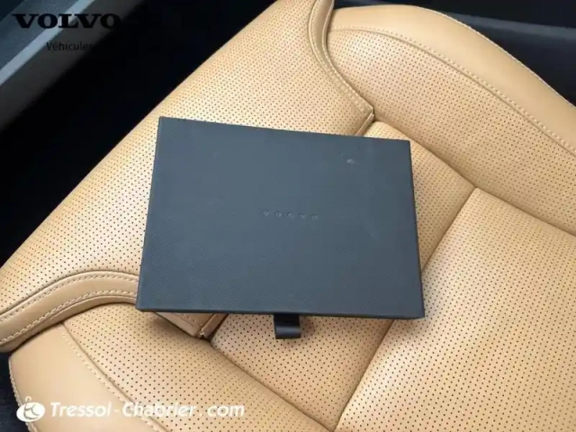 Volvo Xc60 t8 recharge awd 303 ch + 87 ch geartronic 8 inscription — photo 16