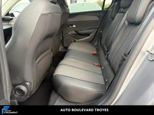 Peugeot 308 1.2 puretech 130ch s&amp;s allure — photo 12