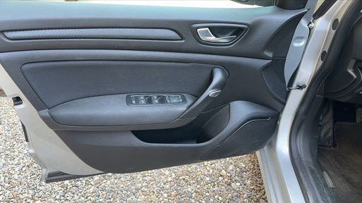 Renault Megane Estate 1.5 Blue dCi 115 - Business – 2018 – 160144 km – Diesel – Boîte Manuelle — photo 40