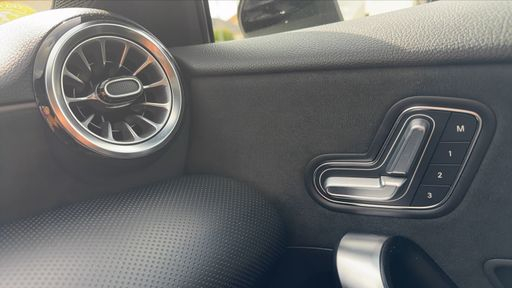 Mercedes Classe A 200 d 150 8G-Tronic - AMG Line – 2023 – 71842 km – Diesel – Boîte Automatique — photo 2