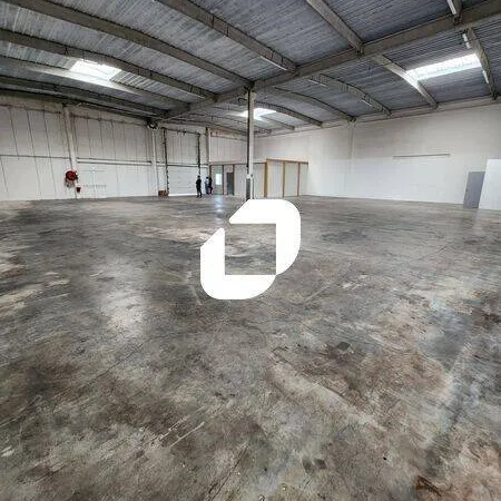 Local d'activité 1212 m²