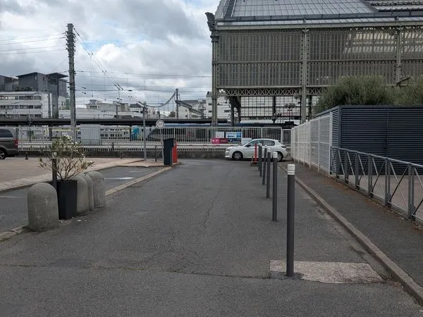 Stationnement Location Tours   70€