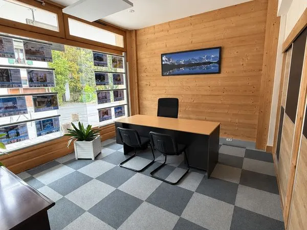 À louer - Bureau privatif d'environ 20 m² à Argentière