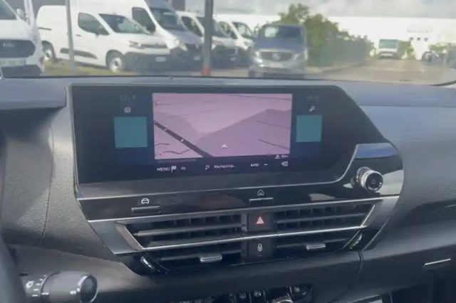 Citroën C4 e- 136 ch automatique — photo 53