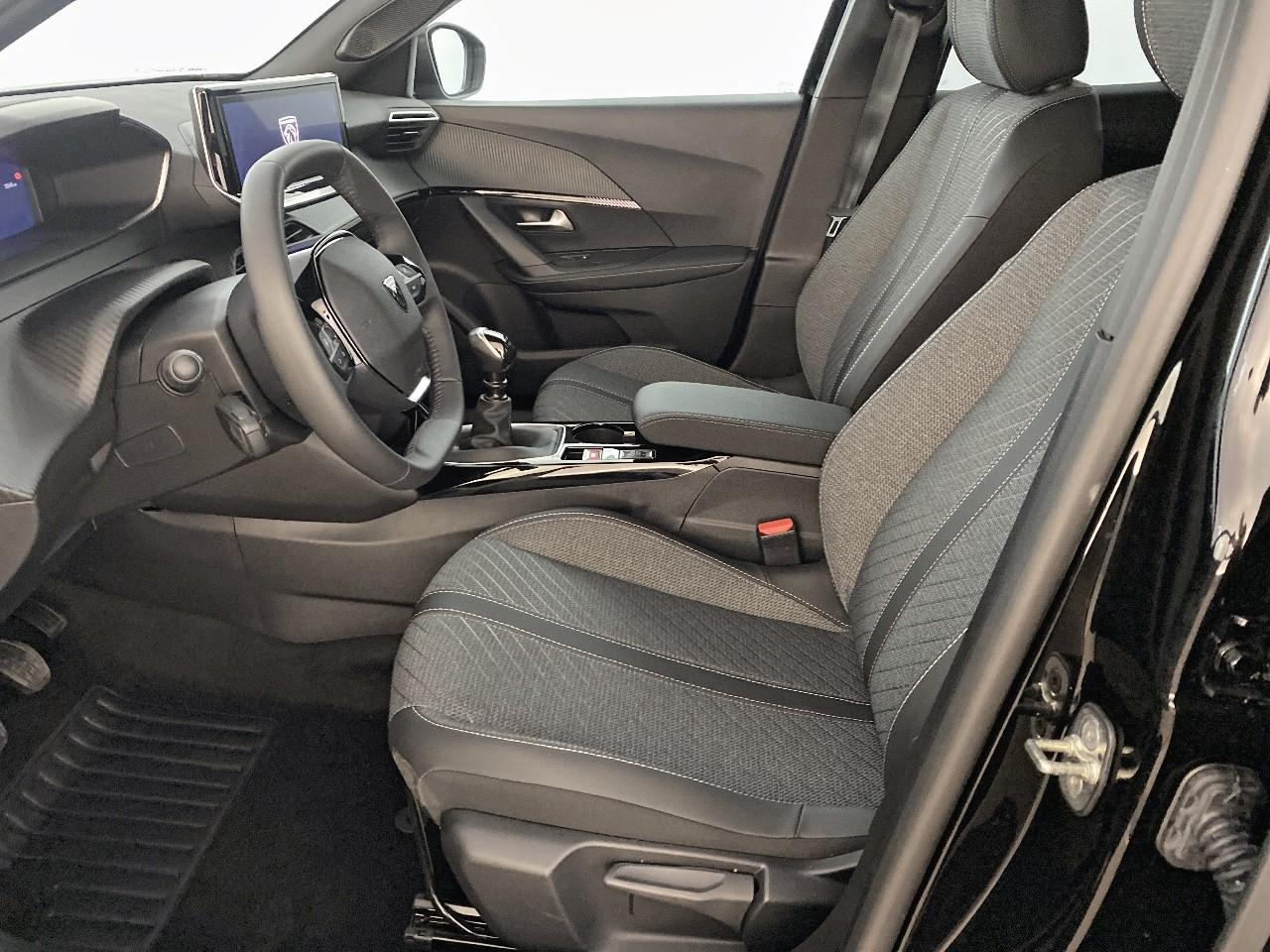 Peugeot 2008 turbo 100 ch bvm6 allure — photo 9