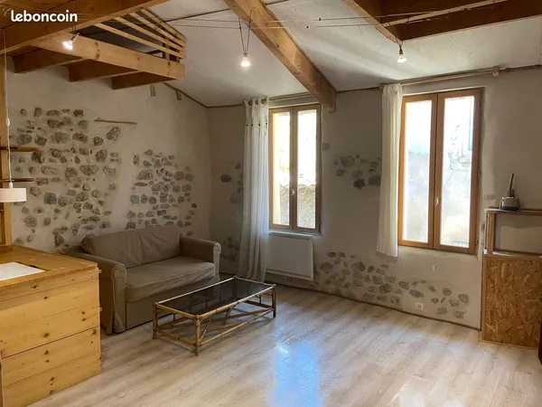 Location d'un studio avec mezzanine a Buis les baronnies