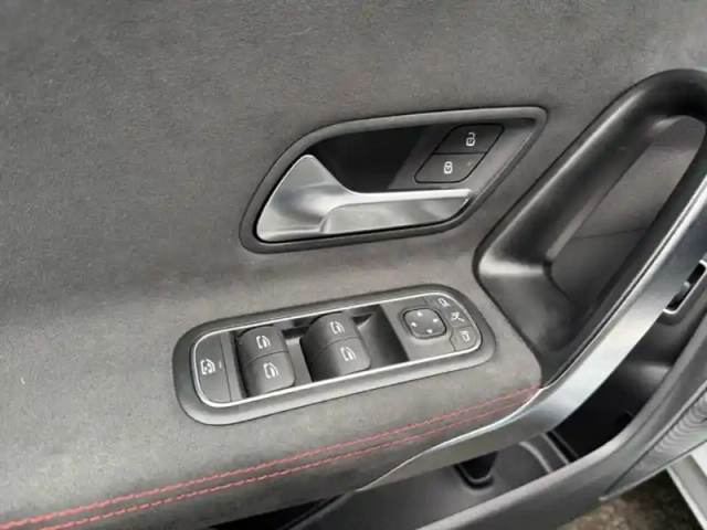 Mercedes Cla coupé 250 e hybrid eq amg line — photo 20
