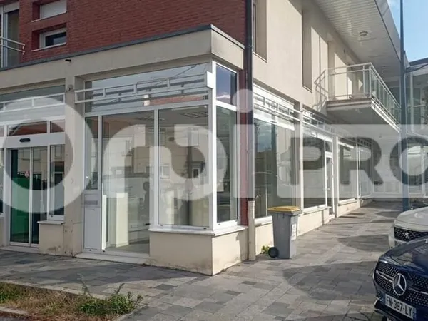 Local commercial 161 m²