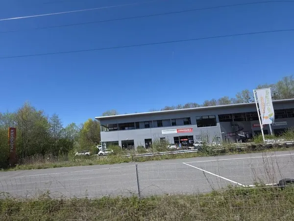Local commercial 178 m²