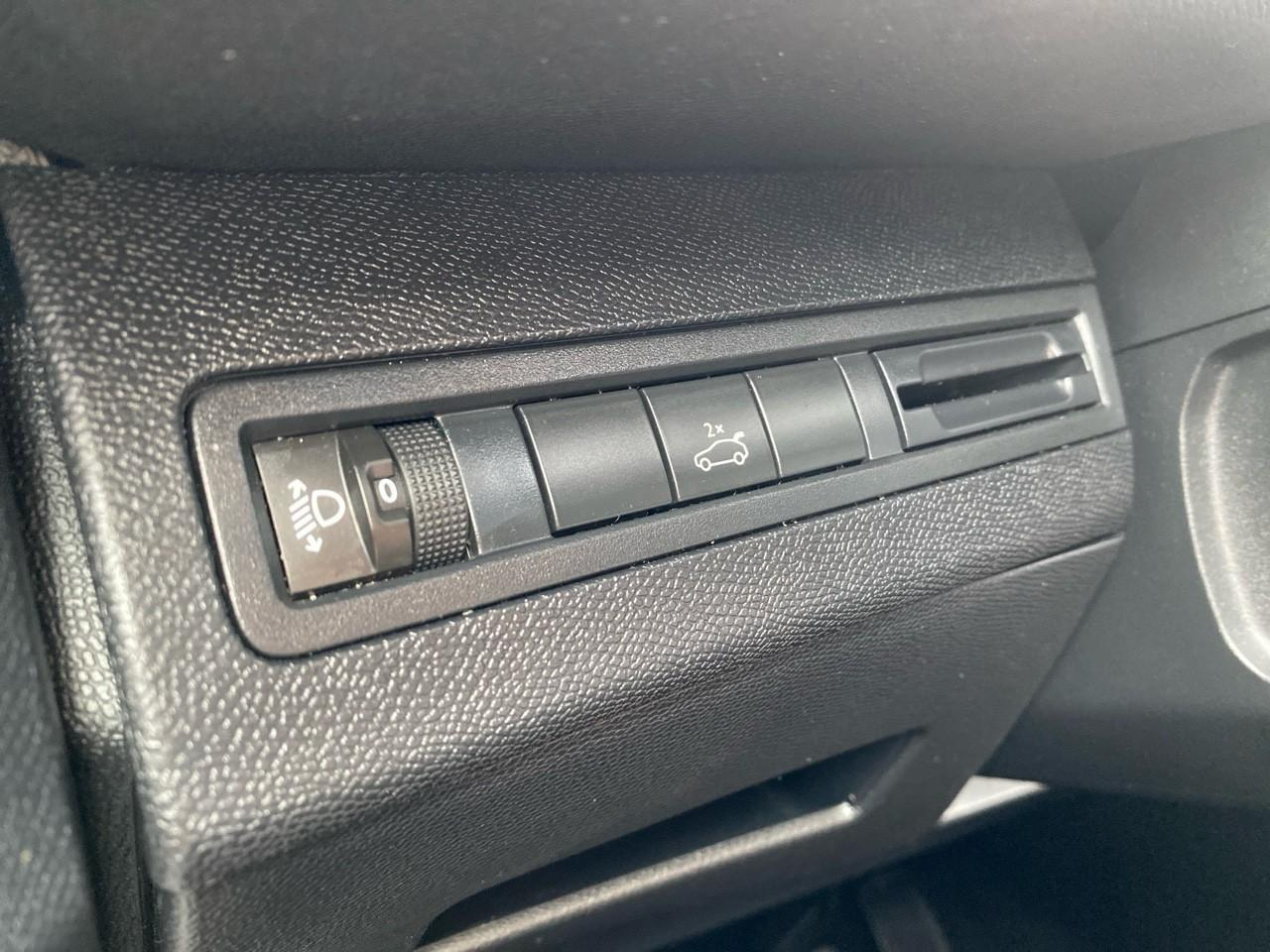 Peugeot 3008 1.2 puretech 130ch allure s&s eat6 — photo 19