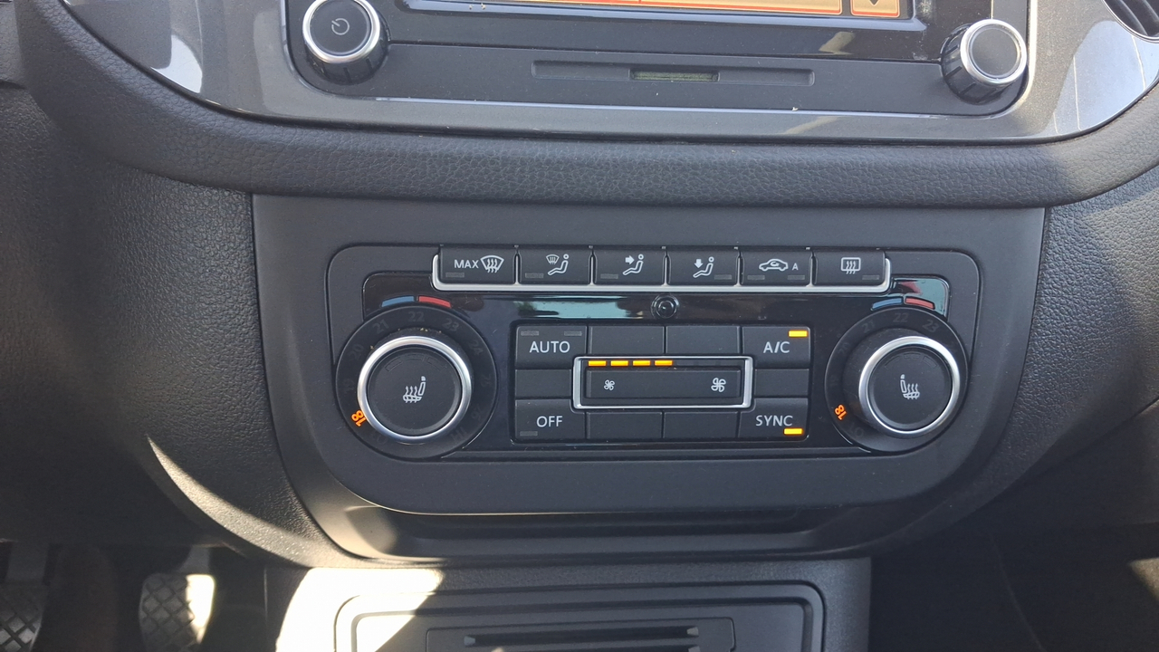 Volkswagen Tiguan 2.0 TDI 140 FAP BlueMotion Technology — photo 21
