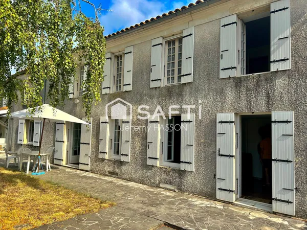 Maison de caractère 4 chambres avec plusieurs dépendances
