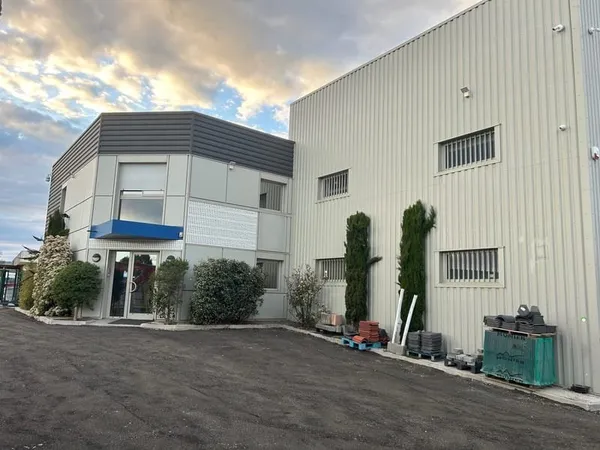 À vendre Local d'activité 619 m2 Riom (63200), secteur L