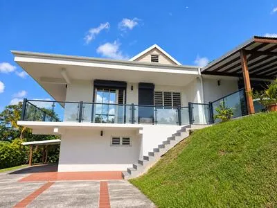 Magnifique haut de villa à louer