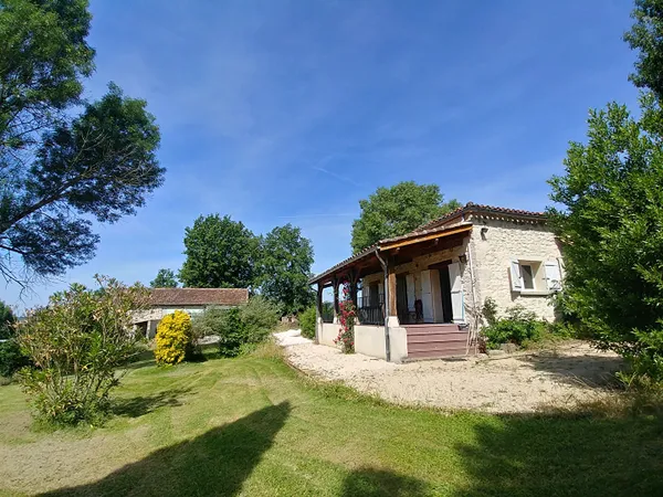 Ensemble immobilier de caractère - Deux maisons, dépendances et superbe vue campagne