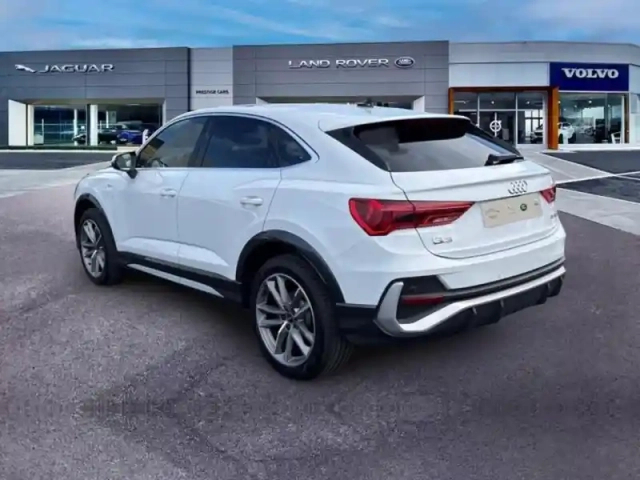 Audi Q3 sportback 35 tfsi 150ch s line s tronic 7 — photo 3
