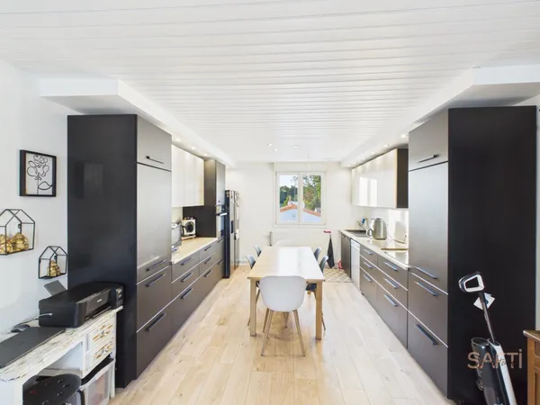 Maison 4 chambres avec sous sol + studio de 42m2