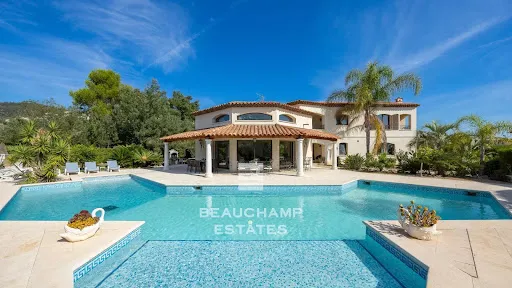 Villa 7 pièces 203 m²