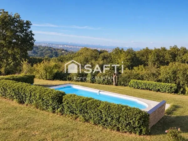 Maison 8 pièces 208 m²