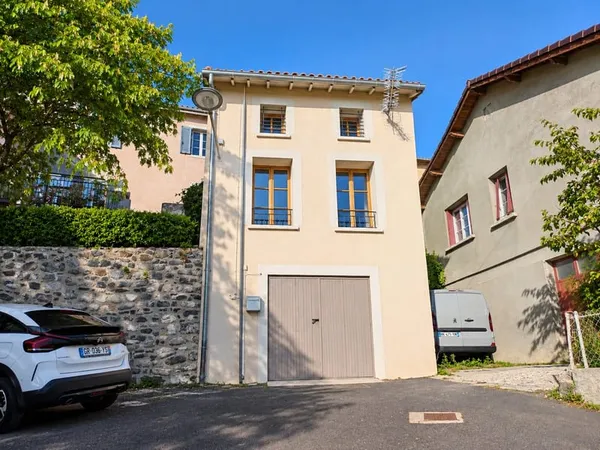 Maison de bourg de 66m2 avec garage et cave