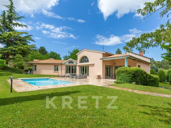 Remarquable maison d'architecte de 370 m² avec Piscine et parc arboré