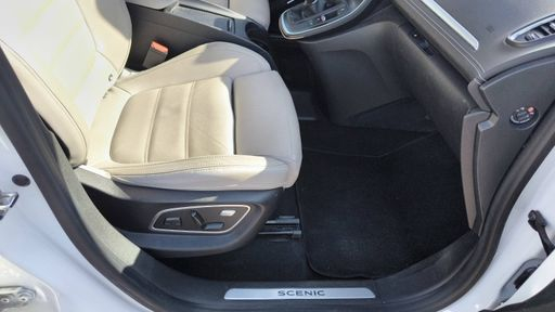 Renault Grand Scenic 1.6 dCi 130 Energy - Intens – 2017 – 138752 km – Diesel – Boîte Manuelle — photo 15