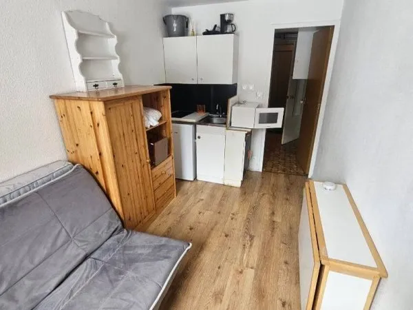 Studio 1 pièce 14 m²