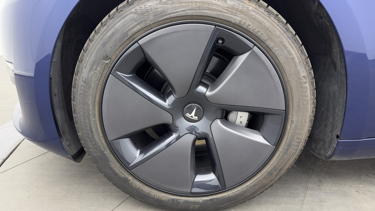 Tesla MODEL 3 Autonomie Standard Plus RWD — photo 9