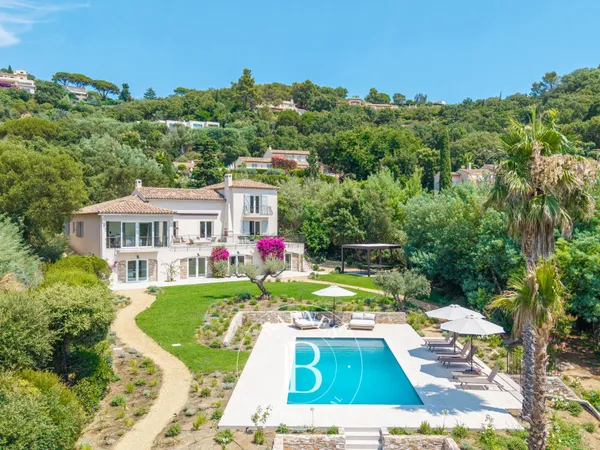 GRIMAUD - VILLA 6 CHAMBRES - VUE MER - DOMAINE PRIVÉ