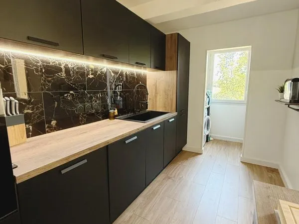 T2 duplex meublé - 58 m² - Terrasse - Parking couvert + cave