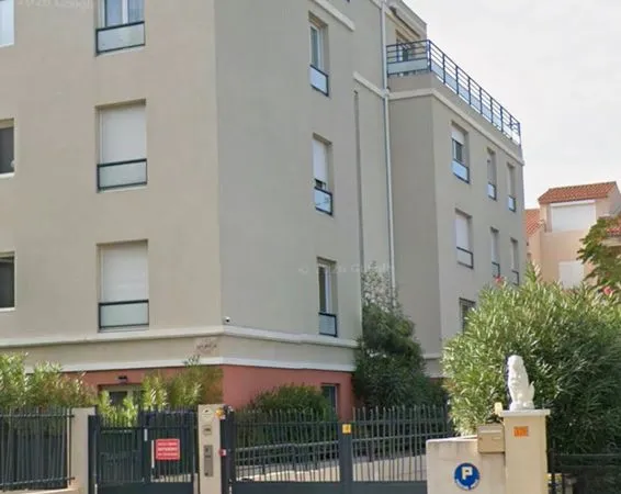 Location de garage fermé et sécurisé Av Abel Gance