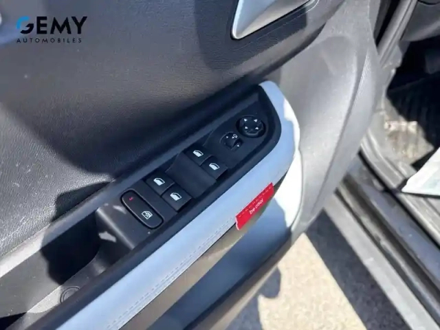 Citroën C3 hybride 110 ch automatique — photo 12
