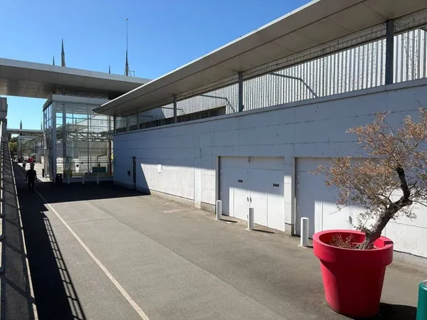 Local commercial 48 m²