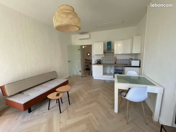 Colocation de deux chambre dans 3 pièces refait à neuf au coeur de Nice