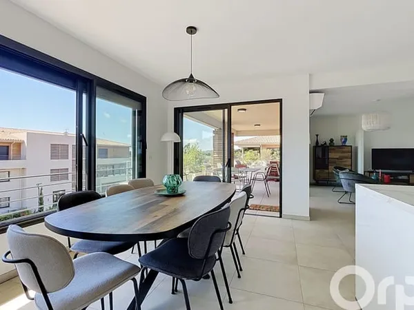 Appartement 4 pièces 105 m²