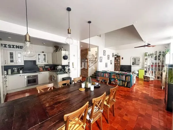 Appartement T6 en duplex traversant