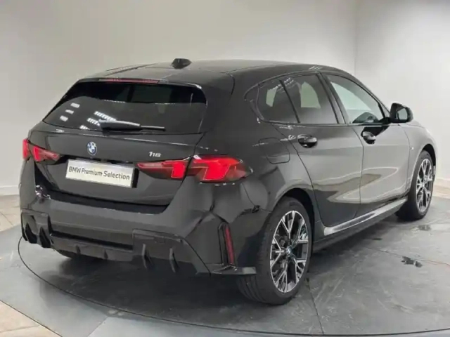 Bmw Serie 1 série 1 116a 122ch m sport design dkg7 — photo 2