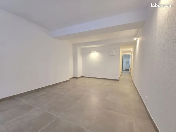 T2 en RDC de 38 m² entièrement rénové - Centre Pignans - Location nue