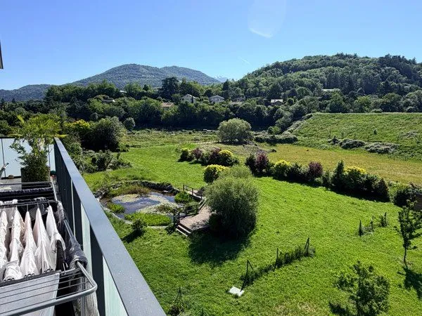 Appartement récent 3 pièces avec grande terrasse, vue dégagée Eybens