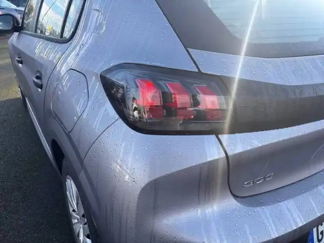 Peugeot 208 puretech 75 s&amp;s bvm5 — photo 38