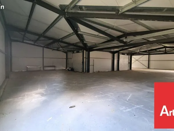 LOCAL D'ACTIVITE 300 m² POITIERS