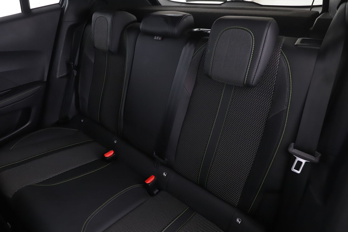 Peugeot 2008 Electrique GT 54 kWh — photo 13