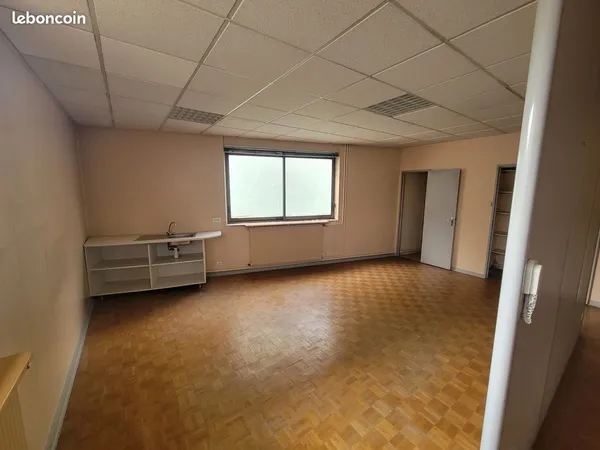 Local 80 m² Montbéliard