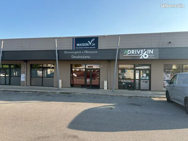 À vendre - Boulangerie / Pâtisserie / Snack à Châteauneuf de galaure
